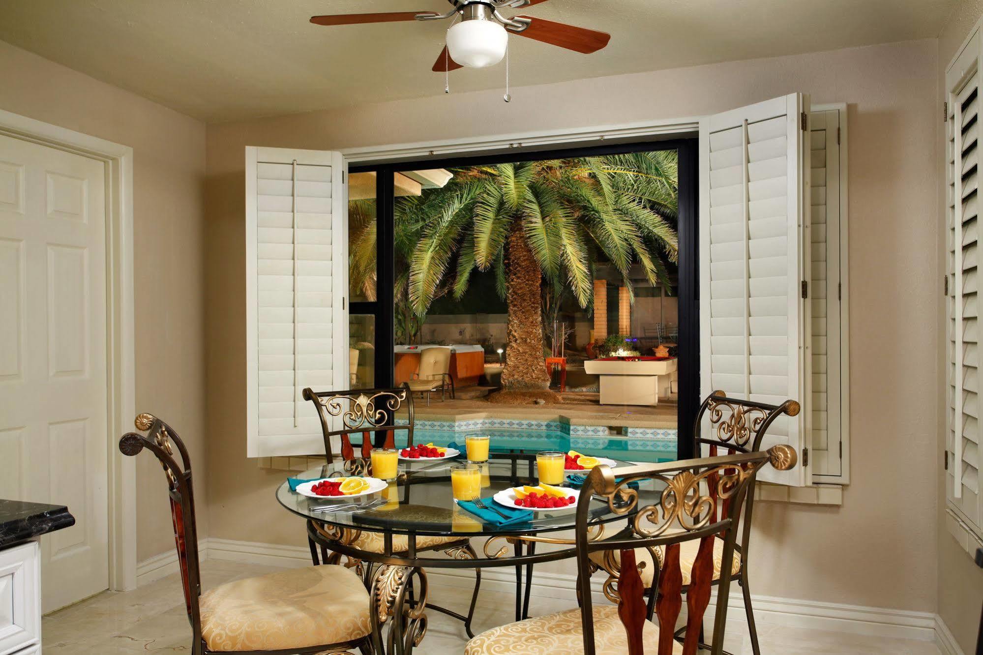 Private Apartment *